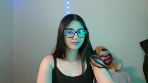 Sahaliefox  online show from September 2025 06:02:01 PM