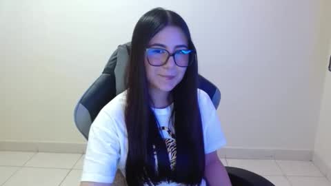 Sahaliefox  online show from October 2025 10:54:02 PM