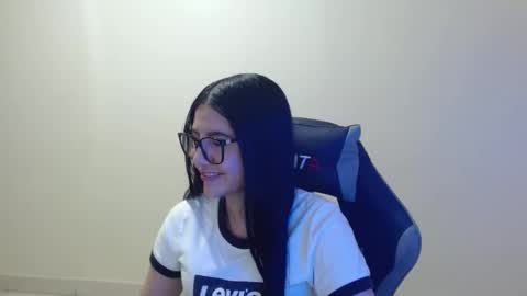 Sahaliefox  online show from December 2025 08:14:01 PM