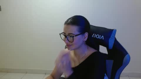 Sahaliefox  online show from February 2026 03:24:02 PM