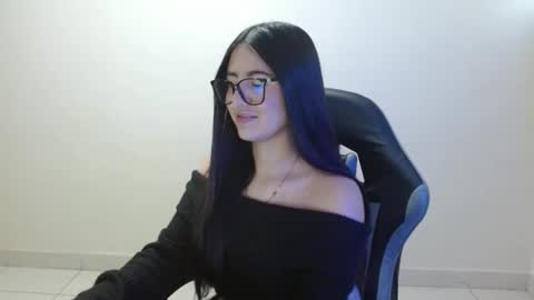 Sahaliefox  online show from March 2026 11:37:02 AM