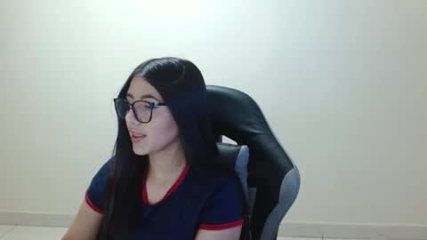 Sahaliefox  online show from April 2026 06:32:01 PM