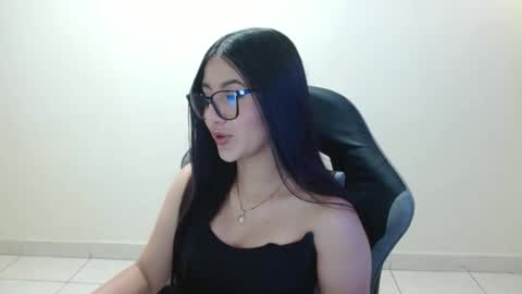 Sahaliefox  online show from April 2026 01:52:02 PM
