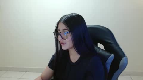 Sahaliefox  online show from April 2026 02:33:01 PM