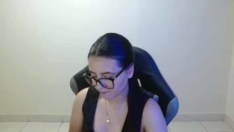 Sahaliefox  online show from May 2026 09:43:01 PM