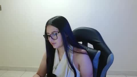 Sahaliefox  online show from May 2026 09:11:02 PM