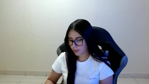 Sahaliefox  online show from May 2026 06:04:02 PM