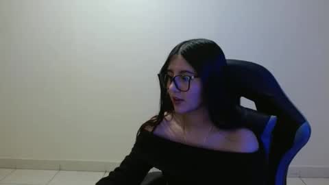 Sahaliefox  online show from May 2026 09:23:02 PM