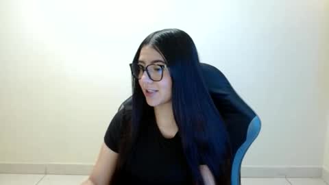 Sahaliefox  online show from June 2026 01:00:02 PM