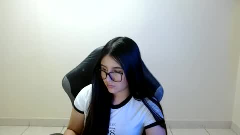 Sahaliefox  online show from June 2026 09:46:01 PM