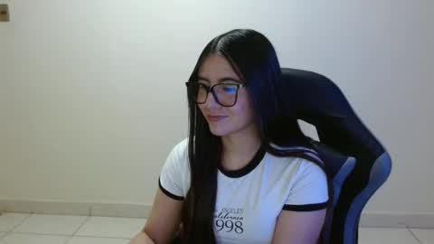 Sahaliefox  online show from June 2026 09:01:02 PM