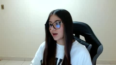 Sahaliefox  online show from June 2026 09:14:02 PM