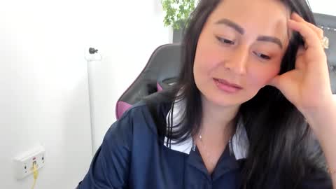 Snapshot of saharareid chatting on February 2026 05:03:02 AM sahara reid online show from February 2026 05:03:02 AM