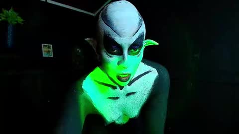 SARA online show from November 2025 05:49:01 PM