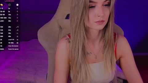 Sofia online show from January 2025 07:56:01 PM