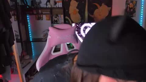 Rose online show from February 2025 03:32:01 AM