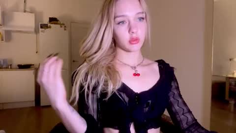 Sofia online show from December 2025 11:09:01 PM