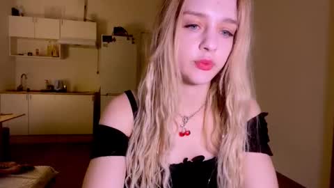 Sofia online show from December 2025 01:33:02 AM