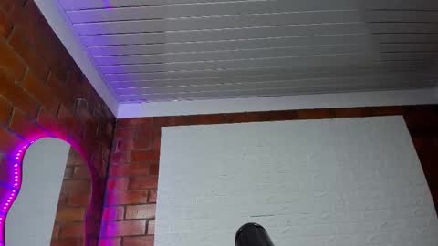 sainix_ online show from October 2025 03:06:01 AM