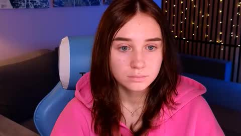 Molly online show from November 2025 12:39:02 PM