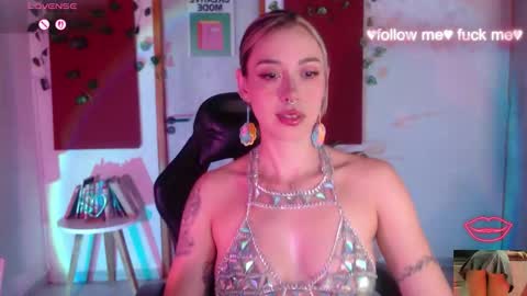 Snapshot of sakuraa_beauty chatting on November 2025 05:10:01 AM Sakura online show from November 2025 05:10:01 AM