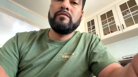 Snapshot of sal_cumplaciente chatting on March 2026 04:44:02 PM sal cumplaciente online show from March 2026 04:44:02 PM