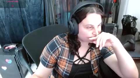 salacious_bunny online show from February 2026 10:00:02 PM