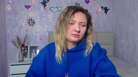 Snapshot of sallyverda chatting on February 2025 08:03:02 PM Sally online show from February 2025 08:03:02 PM