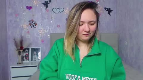 Snapshot of sallyverda chatting on February 2025 09:52:02 PM Sally online show from February 2025 09:52:02 PM