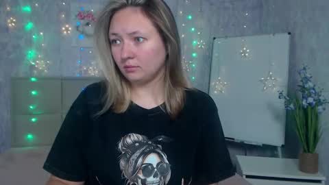 Snapshot of sallyverda chatting on September 2025 05:24:02 PM Sally online show from September 2025 05:24:02 PM