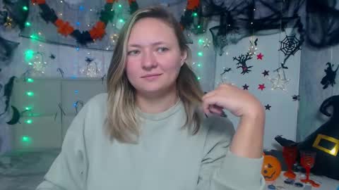 Snapshot of sallyverda chatting on October 2025 05:42:01 PM Sally online show from October 2025 05:42:01 PM