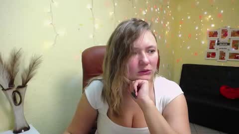 Snapshot of sallyverda chatting on November 2025 07:03:01 PM Sally online show from November 2025 07:03:01 PM