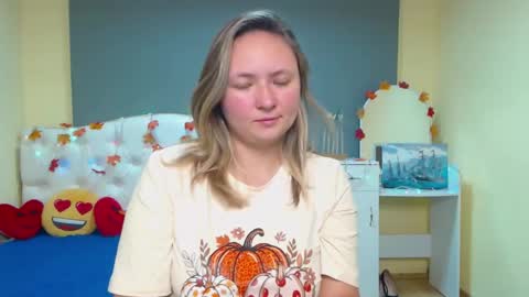 Snapshot of sallyverda chatting on November 2025 07:24:01 PM Sally online show from November 2025 07:24:01 PM