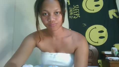 Snapshot of sallywett chatting on March 2026 05:18:02 PM SallyWett online show from March 2026 05:18:02 PM