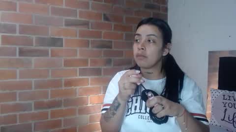 Snapshot of salome__hills chatting on December 2025 05:40:02 PM online show from December 2025 05:40:02 PM