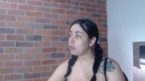 Snapshot of salome__hills chatting on December 2025 07:32:01 PM online show from December 2025 07:32:01 PM