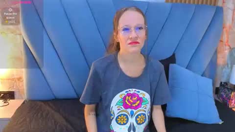 salome_cruxx online show from June 2026 12:03:01 PM