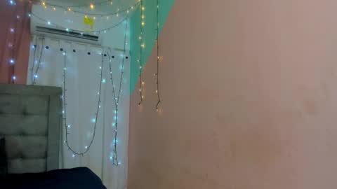 Snapshot of salome_domi chatting on January 2025 05:00:01 PM salome online show from January 2025 05:00:01 PM