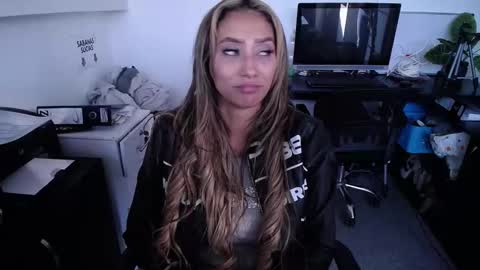 Snapshot of salome_drasin chatting on February 2026 12:17:02 PM salome_drasin online show from February 2026 12:17:02 PM