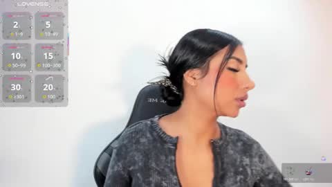   online show from December 2025 08:39:02 PM