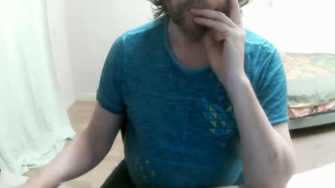 Snapshot of saltimbanquier chatting on February 2025 03:58:01 PM Saltimbanquier Salt ou Banquier online show from February 2025 03:58:01 PM