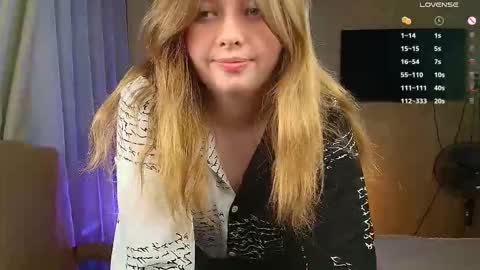 Snapshot of salut_love chatting on October 2025 03:58:01 PM Ruby online show from October 2025 03:58:01 PM