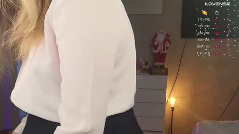 Snapshot of salut_love chatting on December 2025 10:33:01 AM Ruby online show from December 2025 10:33:01 AM