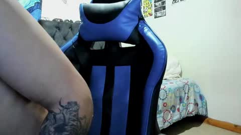 Snapshot of salvatore_dereck chatting on February 2025 12:57:02 AM online show from February 2025 12:57:02 AM