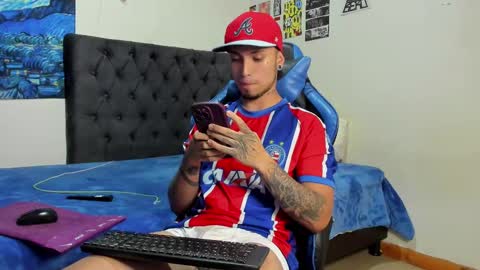 Snapshot of salvatore_dereck chatting on March 2025 01:21:02 AM online show from March 2025 01:21:02 AM