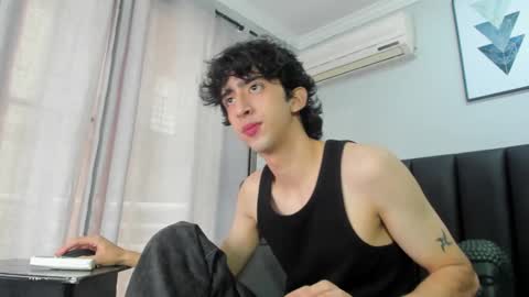 Snapshot of salvatore_monterey chatting on February 2025 02:44:02 PM salvatore online show from February 2025 02:44:02 PM