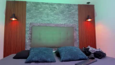 Sam Clark online show from October 2025 03:50:02 AM