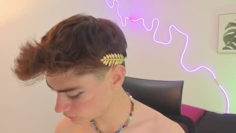 Sam Clark online show from November 2025 03:17:01 AM