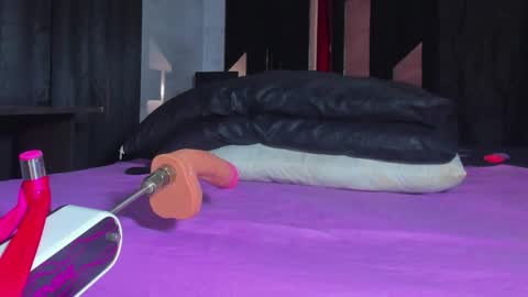 Snapshot of sam_naughty18 chatting on May 2026 02:07:02 AM sam_naughty18 online show from May 2026 02:07:02 AM