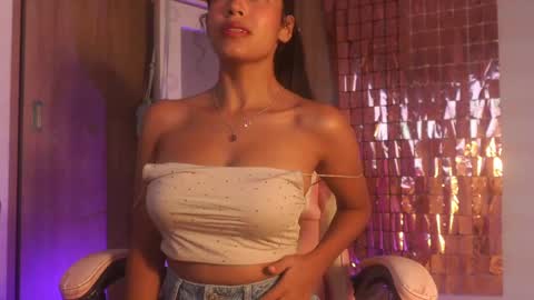 Samantha Roberts online show from September 2025 01:32:01 PM